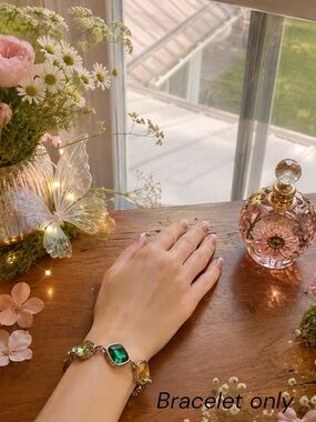 Vintage Napier Faceted Glass Link Bracelet Green Amber Gold Tone | Fairycore